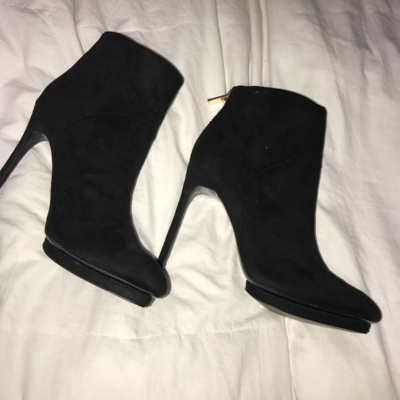 Zara Shoes - Zara booty heels